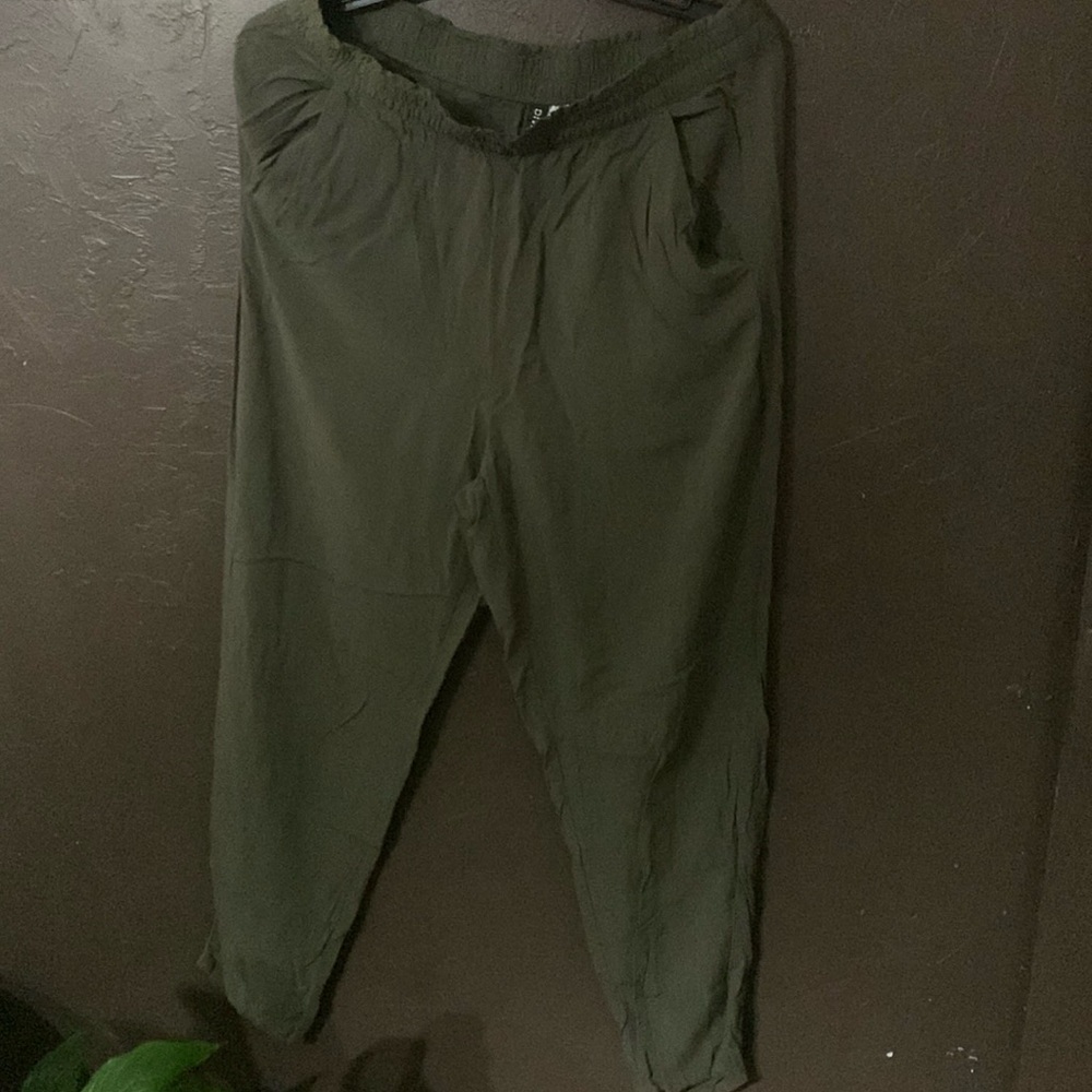 Dark green gently used dressy pants with pockets